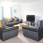 4 Bed 36