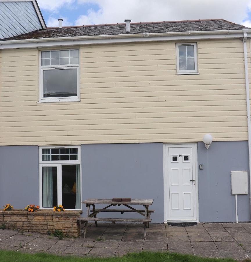 4 Bed 36 Holiday home